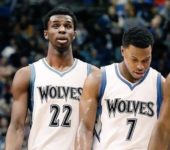 詹姆斯关键时刻稳住节奏（詹姆斯关键时刻掌控节奏）