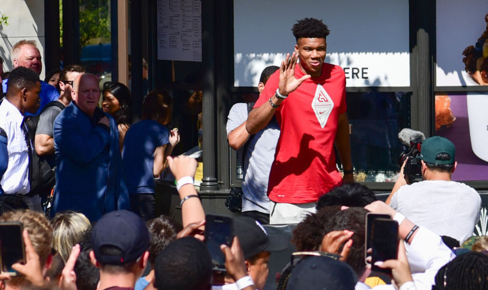 外媒统计2025女运动员收入榜单：谷爱凌第4、郑钦文第5（外媒发布2025女运动员收入排行：谷爱凌第4，郑钦文第5）