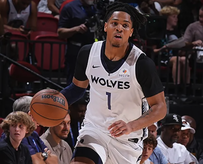 柔佛新山疑似对海港派出违规球员，该球员本应累积三黄停赛（柔佛新山疑在对海港时违规派上本应三黄停赛的球员）