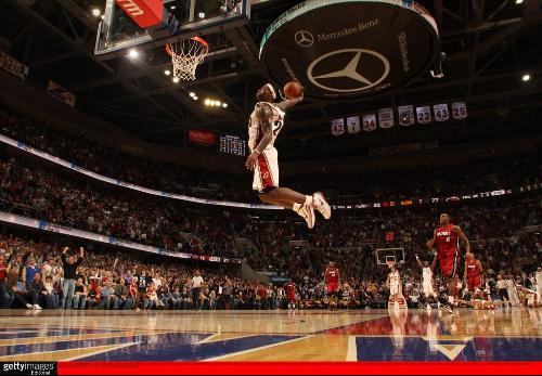 阿德巴约空砍24+15两双，鲍威尔28分，热火一分饮恨（阿德巴约24+15空砍两双，鲍威尔28分发威，热火惜败1分）