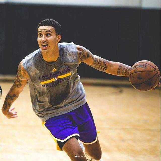 TA跟队：姆巴佩和卡马文加没有参加皇马今天的训练（TA随队记者：姆巴佩与卡马文加缺席皇马今日训练）