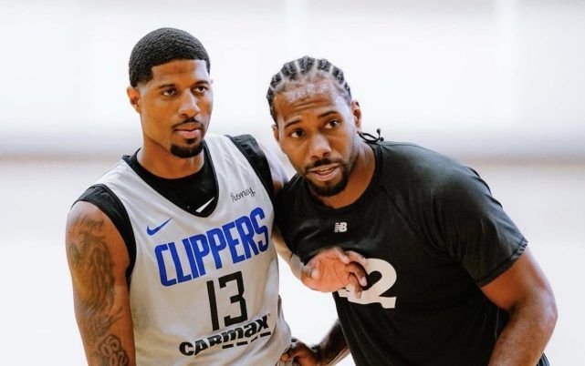 西甲官方：球员将戴紫色袖标参赛以支持国际消除对妇女暴力日（西甲官宣：球员佩戴紫色袖标出战，支持国际消除对妇女暴力日）