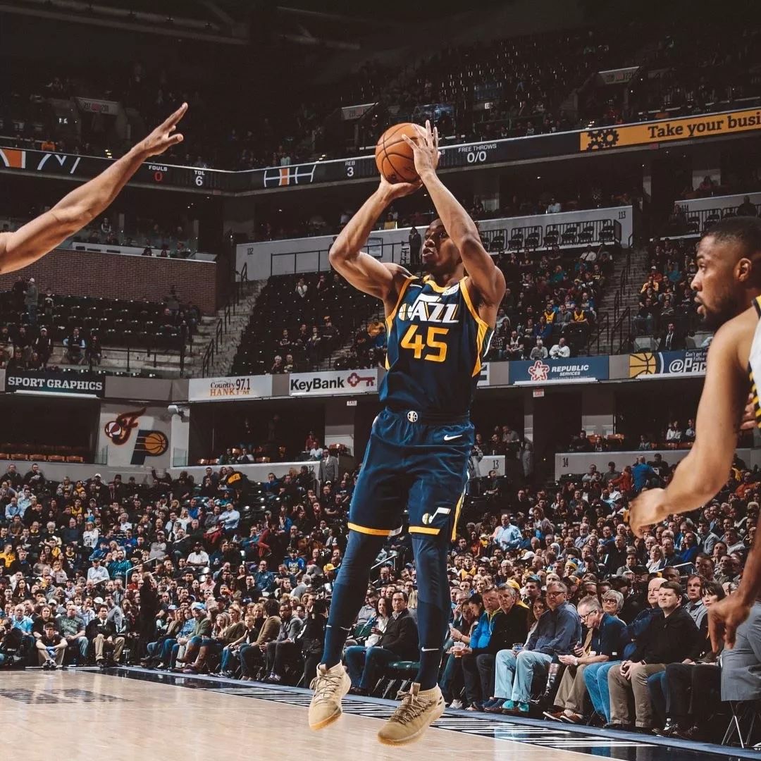 半场战报：科隆1-2法兰克福（半场：科隆1-2落后法兰克福）