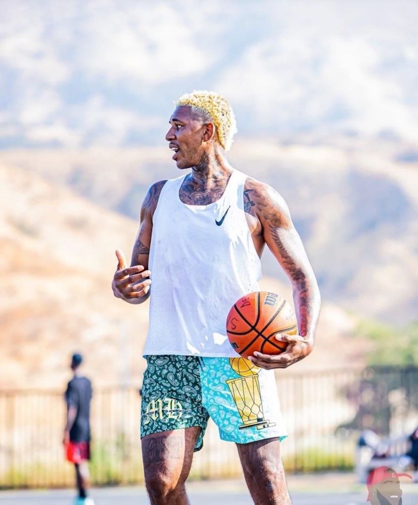 五大联赛积分榜：阿森纳2分领跑英超，巴萨4分优势领跑西甲，拜仁8分断层领先（五大联赛积分榜速览：英超阿森纳+2领跑，西甲巴萨+4居首，德甲拜仁领先8分）