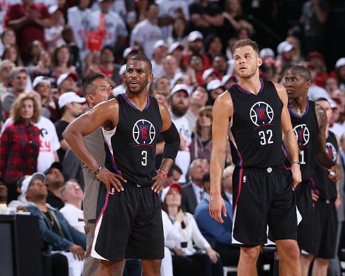 什琴斯尼因肠胃炎缺阵，巴塞罗那迎战奥萨苏纳冲击七连胜（什琴斯尼因胃肠炎缺席，巴塞罗那对阵奥萨苏纳力争七连胜）